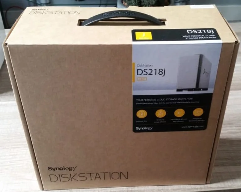 Boite en carton du NAS DS218J