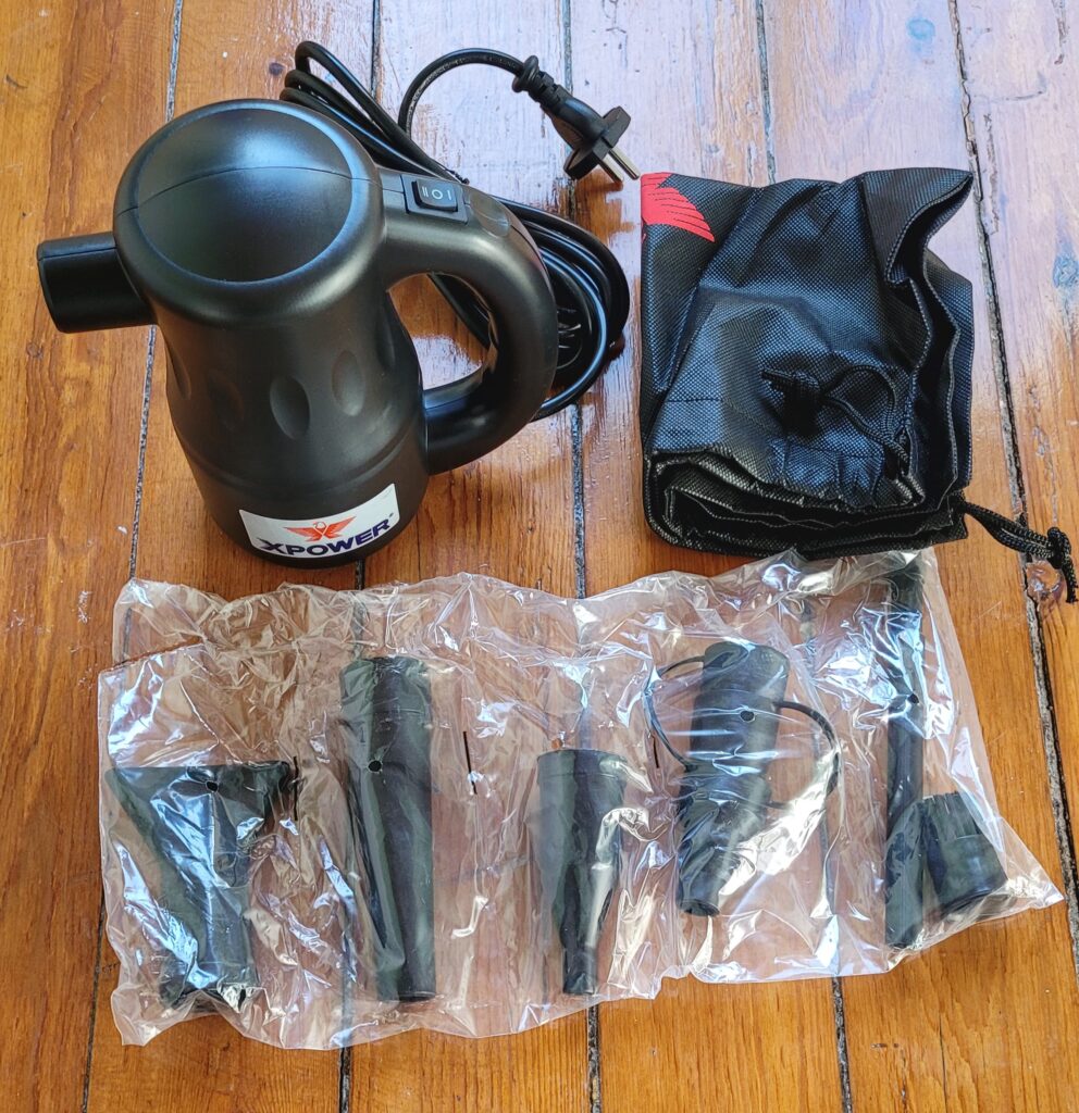 Le souffleur avec tous les accessoires
